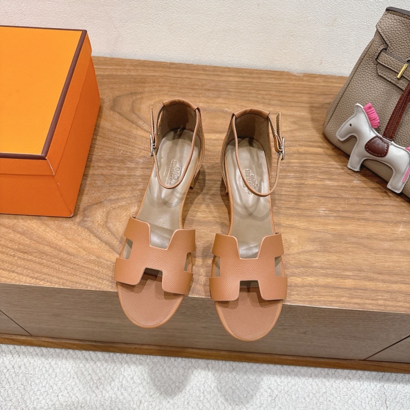 H**me5 sandals